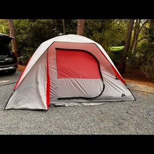 camping tent and inflatable mattresses for 4 people